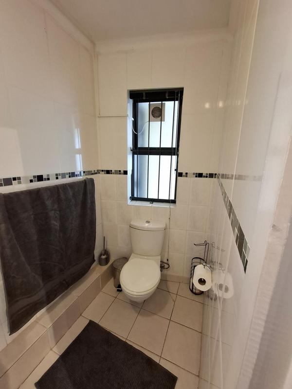 To Let 1 Bedroom Property for Rent in Somerset West Western Cape